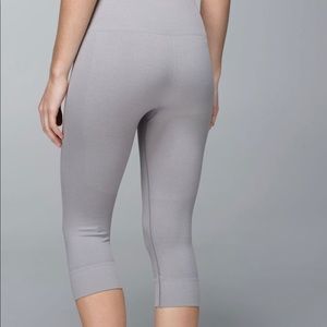 Lululemon Seamlessly Street Crop